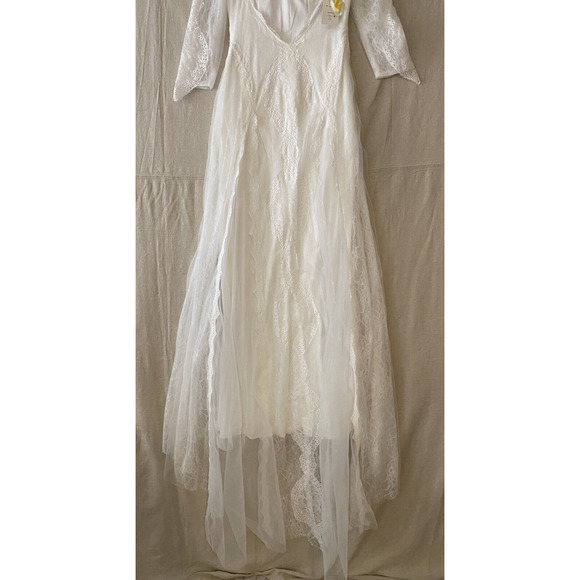 NWT Merry's Wedding Dress Size 4 Sheer Lace Silky Lining Flowing Bottom Train - Picture 7 of 16